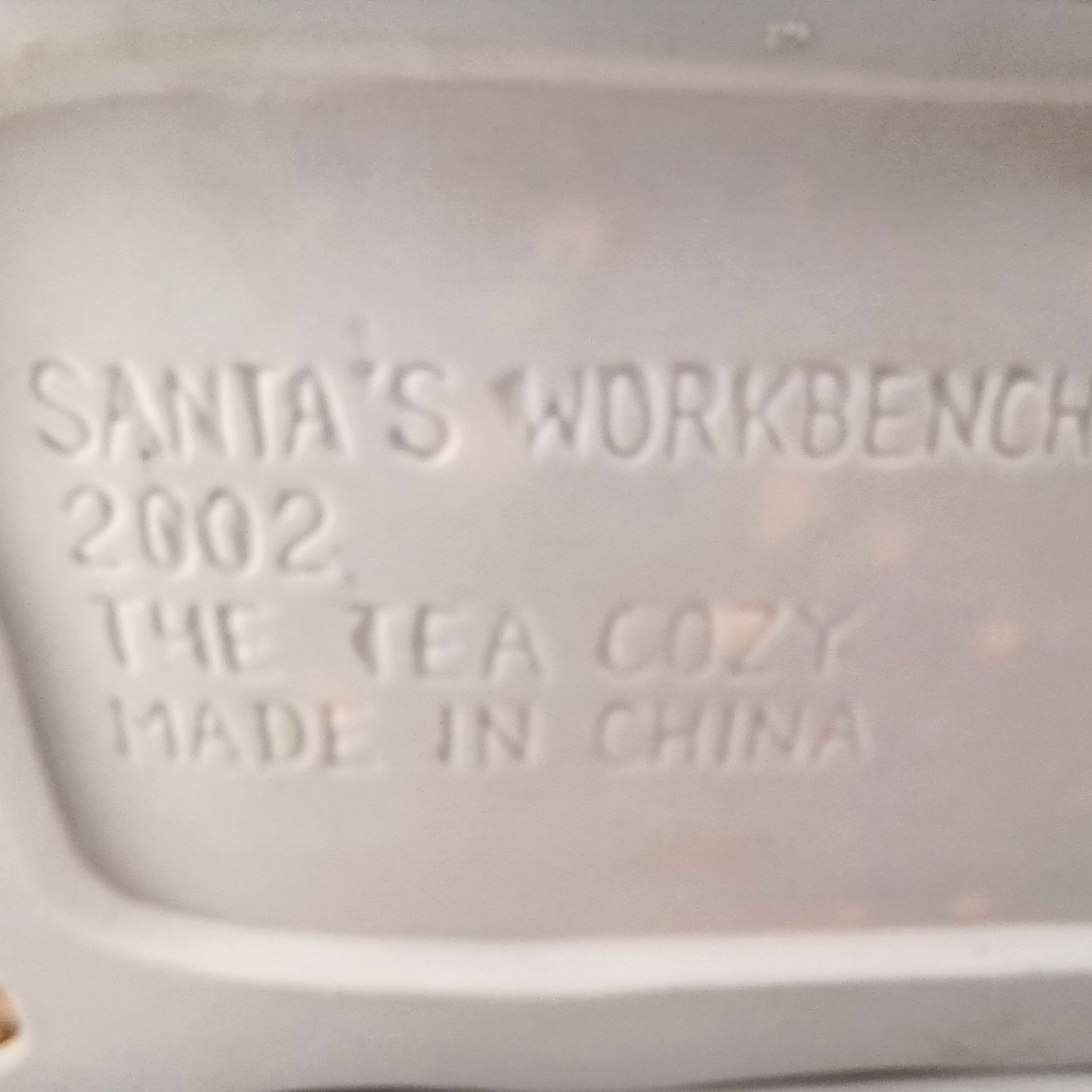 VINTAGE The Cozy Tea Lighted House Santa's Workbench 2002 - Picture 8 of 10